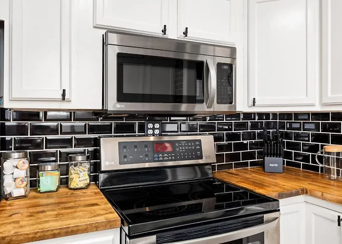 Suburban Sanctuary 3bd Perfect For Long *